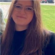 Offro aiuto compiti e ripetizioni per inglese e materie umanistiche con programmi personalizzati.